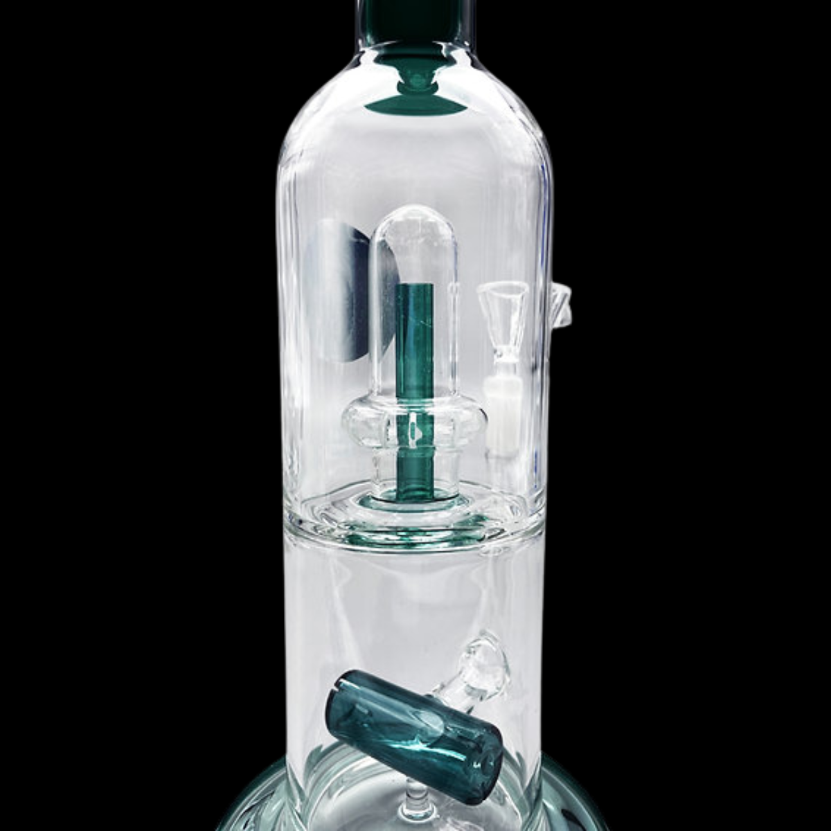 Close-up of the double percolator system for advanced smoke filtration.