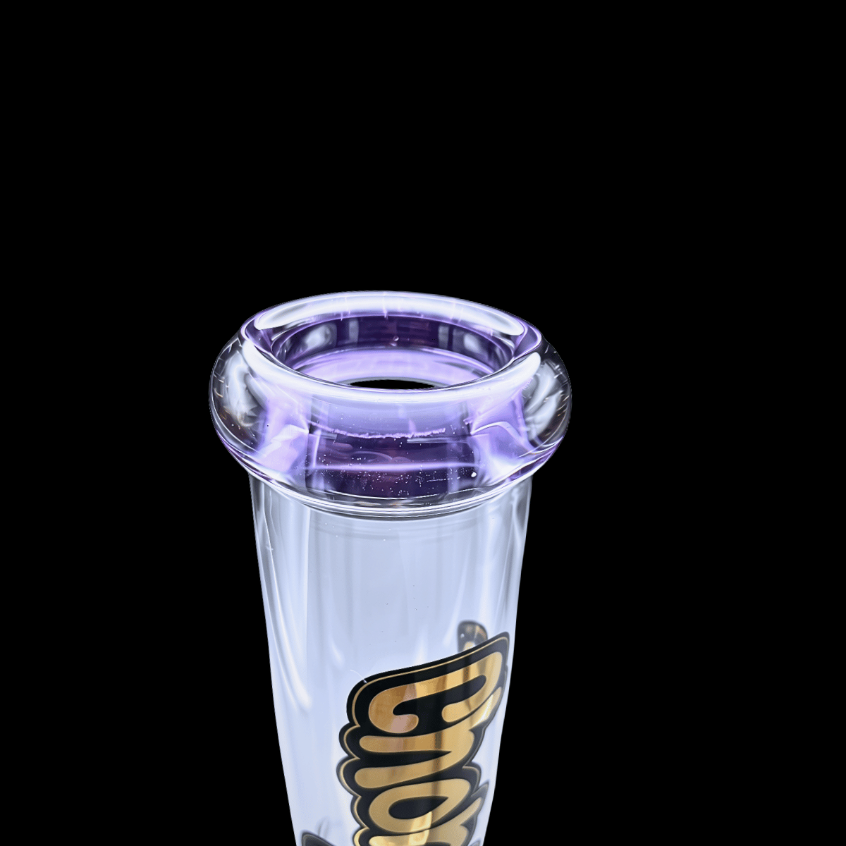 Close-up of purple glass mouthpiece on Chongz Heavyman bong