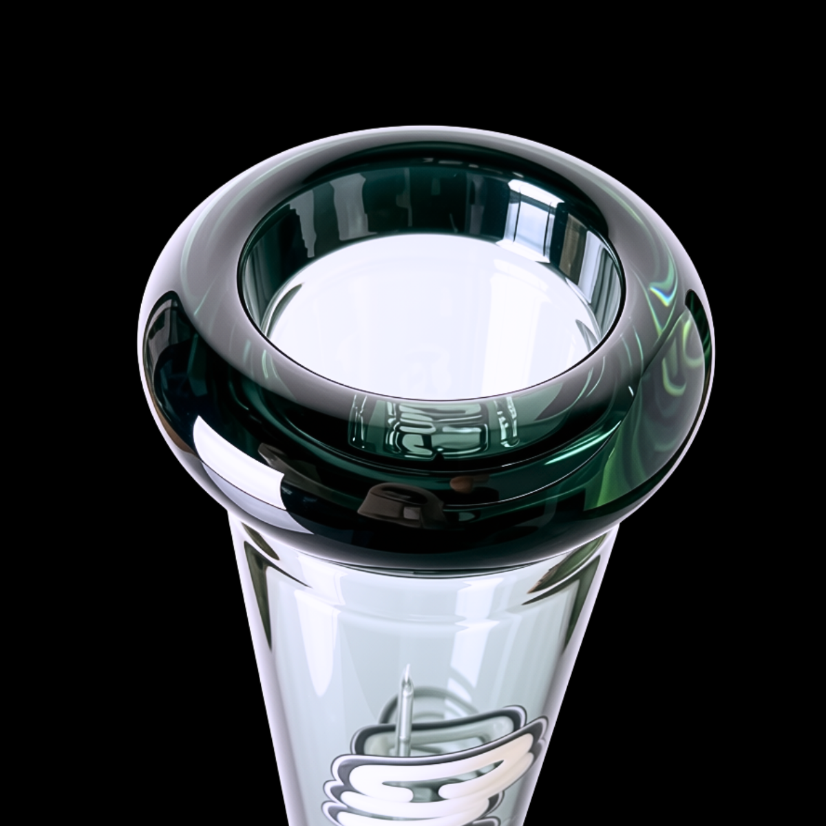 Top view of the thick glass mouthpiece on the Chongz Menace 7mm bong
