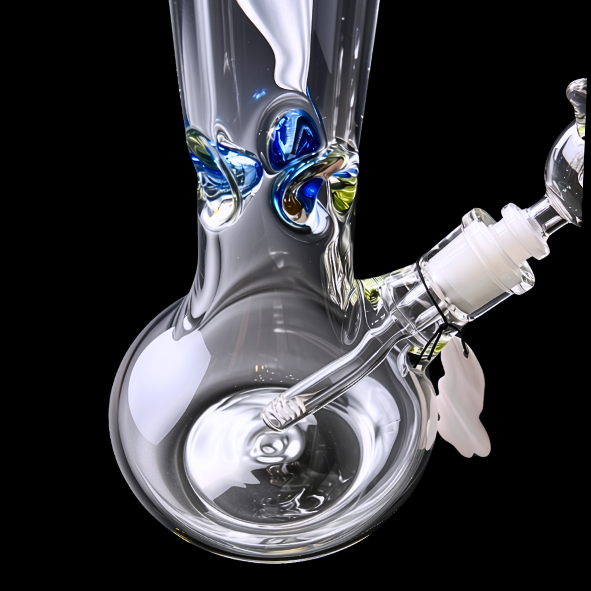 1. Chongz Eclipse bubble chamber showing blue glass details and downstem