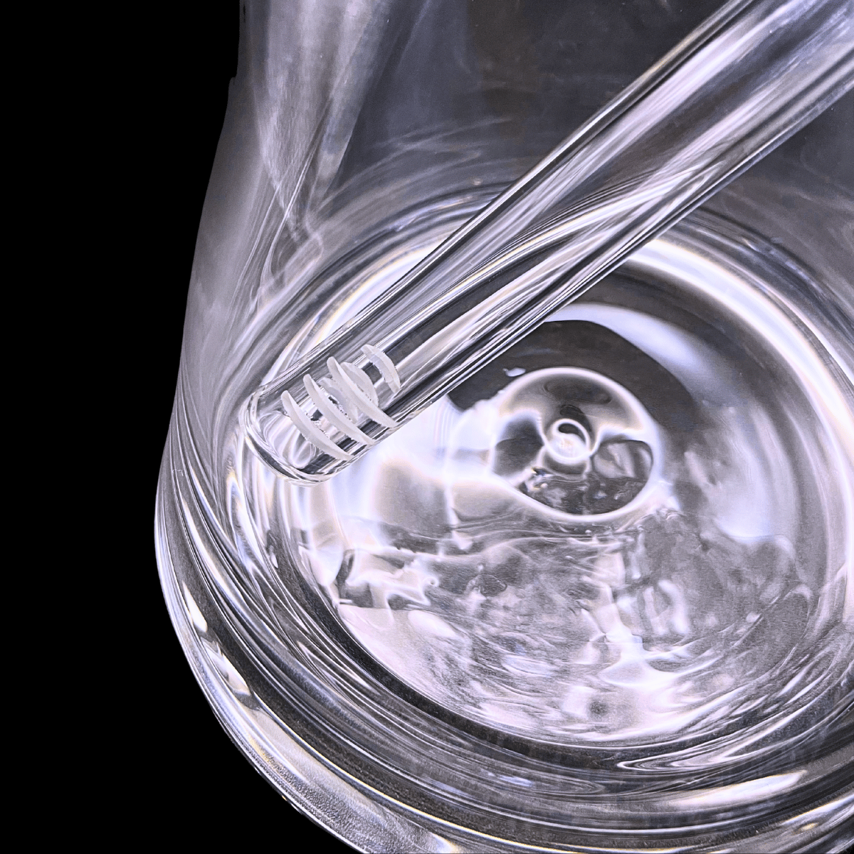 Close-up inside Chongz Heavyweight beaker base showing removable downstem