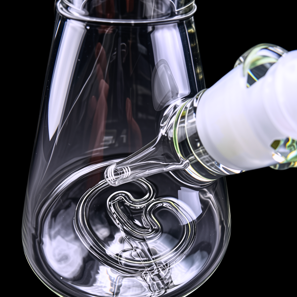 Close-up of glass bowl, downstem and beaker chamber on Chongz Phat Tony bong
