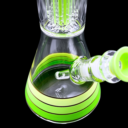 Close-up of the removable glass bowl and milky-green base detailing
